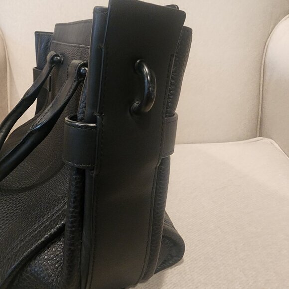 Coach Swagger - Picture 8 of 11